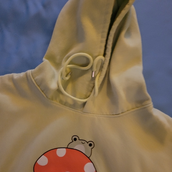 Kawaii lime green Frog Hoodie - Picture 5 of 7